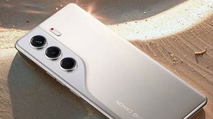 Techno Camon 40 5G: 8 GB RAM और 256 GB स्टोरेज के साथ 6.78 इंच AMOLED डिस्प्ले भी