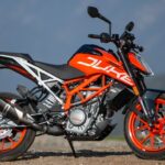 KTM 390 Duke: 399cc का ईंजन, 44.25bhp की पावर और LED हेडलाइट ₹2,97,251 में