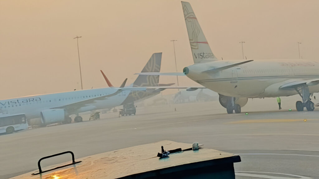 Dense Fog Alert Disrupts Travel: SpiceJet Cancels Flights: GoAir Advises Passengers