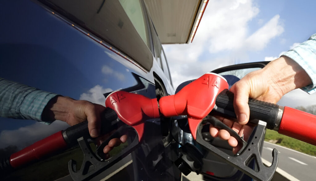 UAE Sets New Petrol and Diesel Rates for January 2026